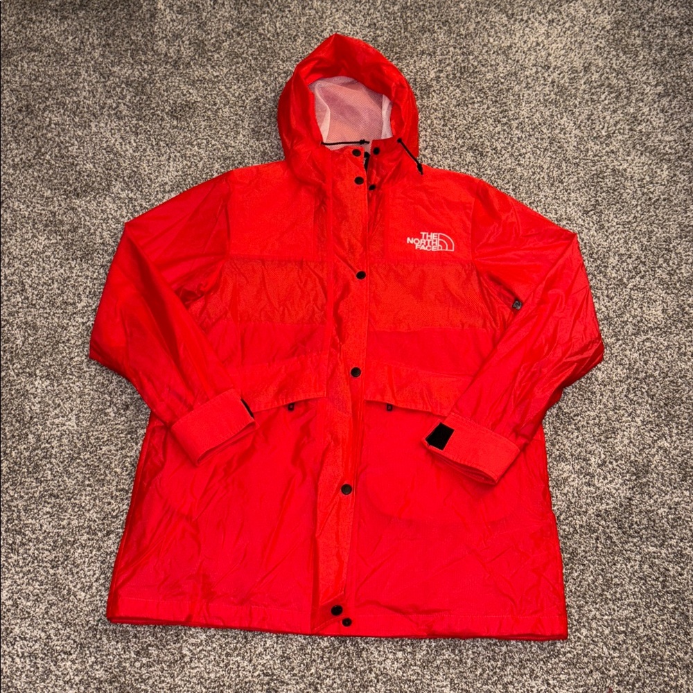 The North Face Women's Outline Windwall Hoodie Jacket in Horizon Red - Picture 2 of 8